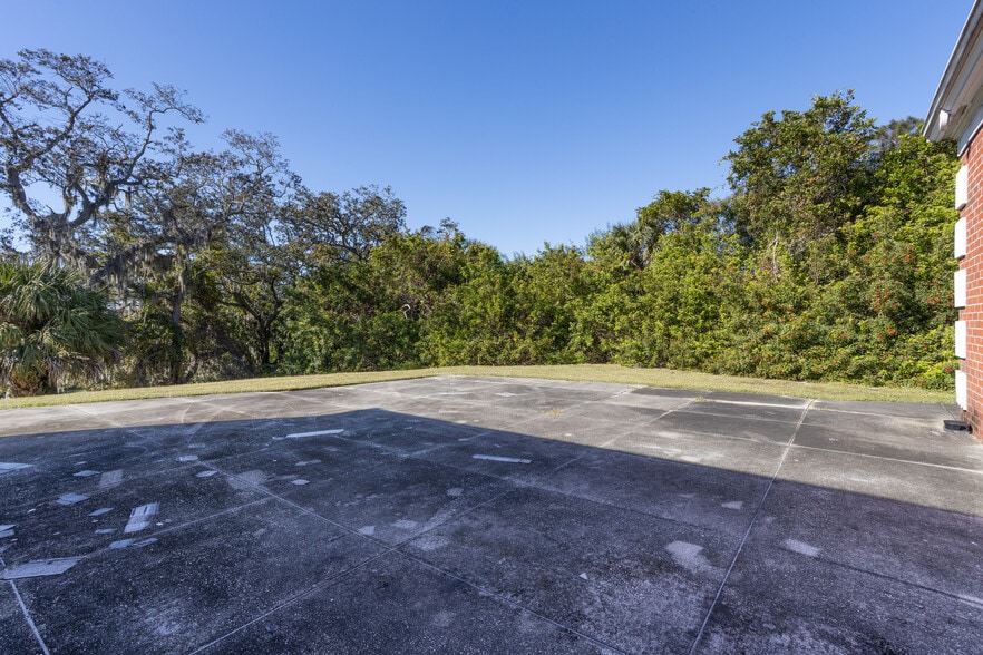 More Photos Of 4400 Dixie Hwy NE, Palm Bay Schools For Sale