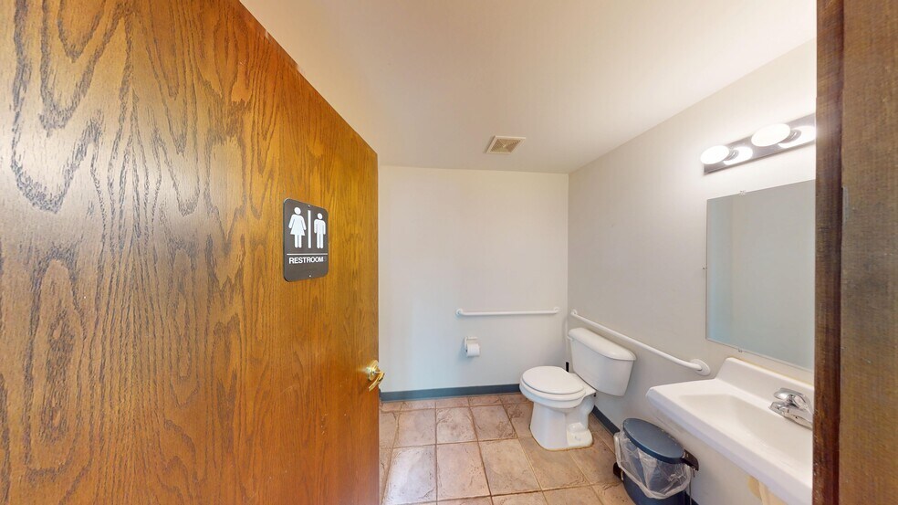 More Photos Of 1600 N Arlington Heights Rd, Arlington Heights Medical For Lease