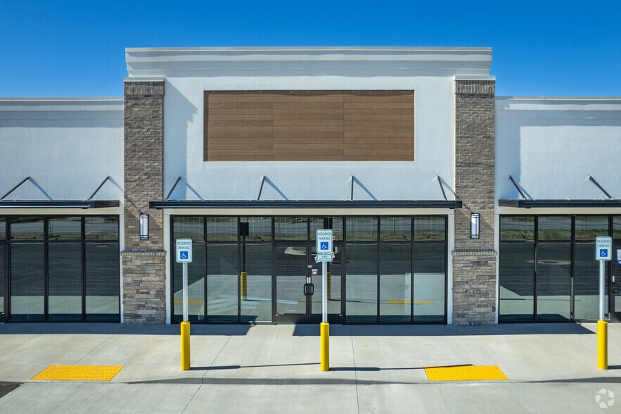 More Photos Of 1970 Highway 101 S, Greer General Retail For Lease