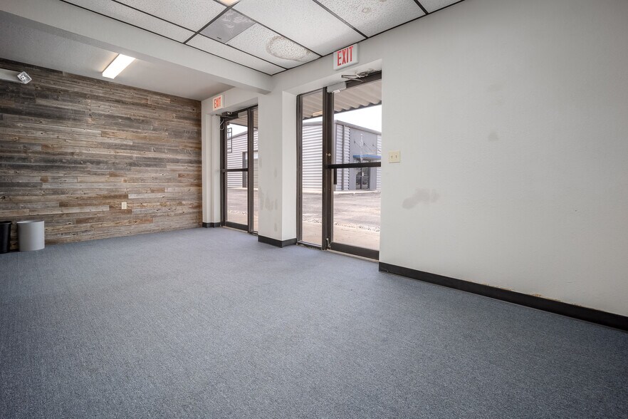 More Photos Of 2845 Broce Dr, Norman Office For Sale