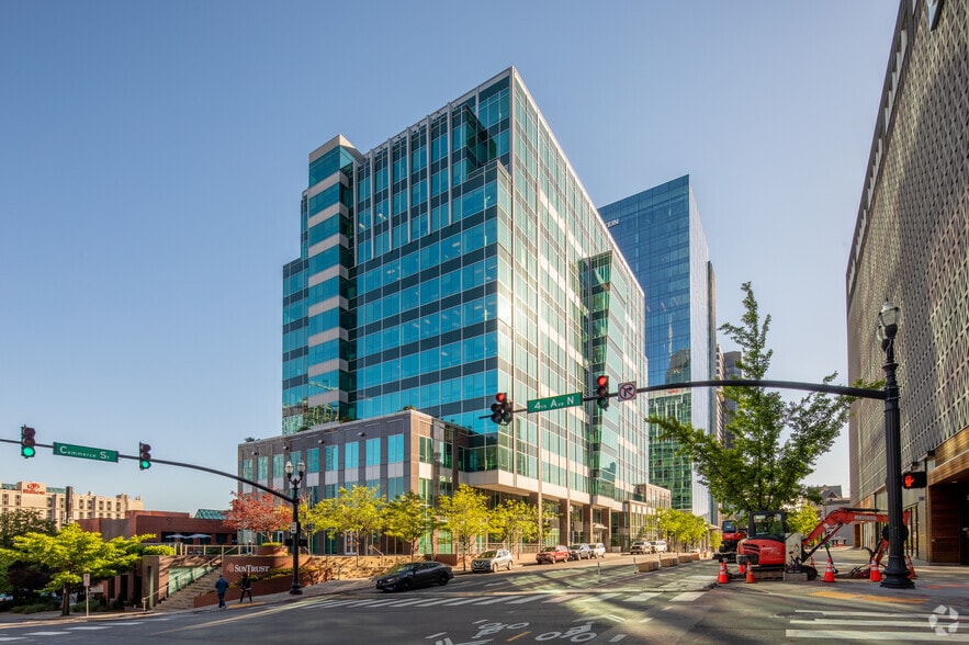 More Photos Of 401 Commerce St, Nashville Office For Sale