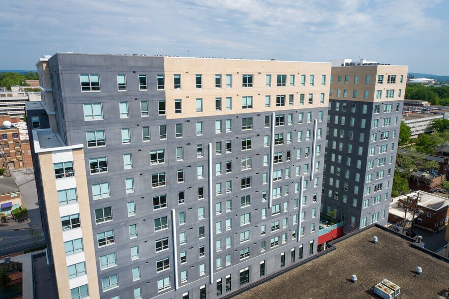 More Photos Of 338 W College Ave, State College Apartments For Lease