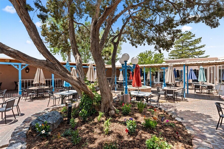 More Photos Of 4 Banana Ln, Santa Fe Restaurant For Sale
