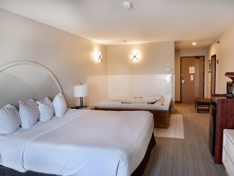 More Photos Of 664 Chase Blvd, Sidney Hotel For Sale