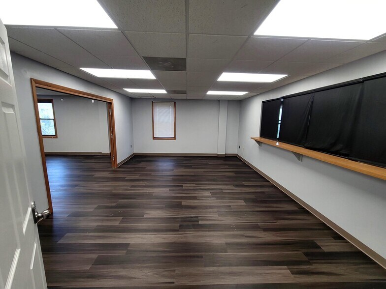 More Photos Of 351 Merline Rd, Vernon Medical For Lease