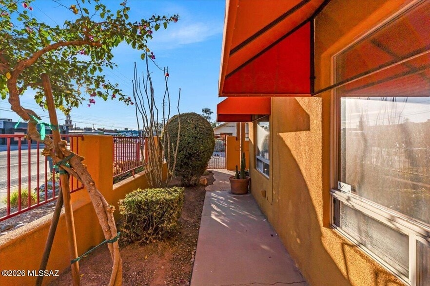 More Photos Of 2559 E Fort Lowell Rd, Tucson Office Residential For Sale