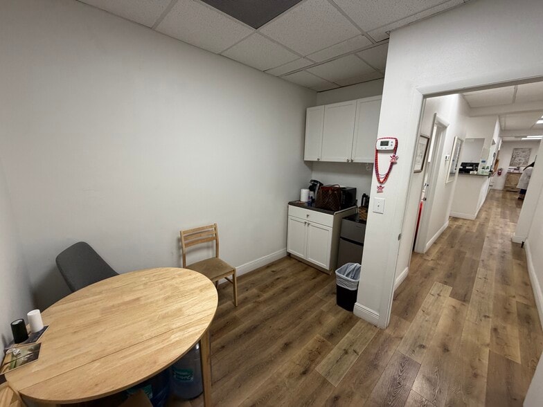 More Photos Of 1906 W Platt St, Tampa Office For Lease