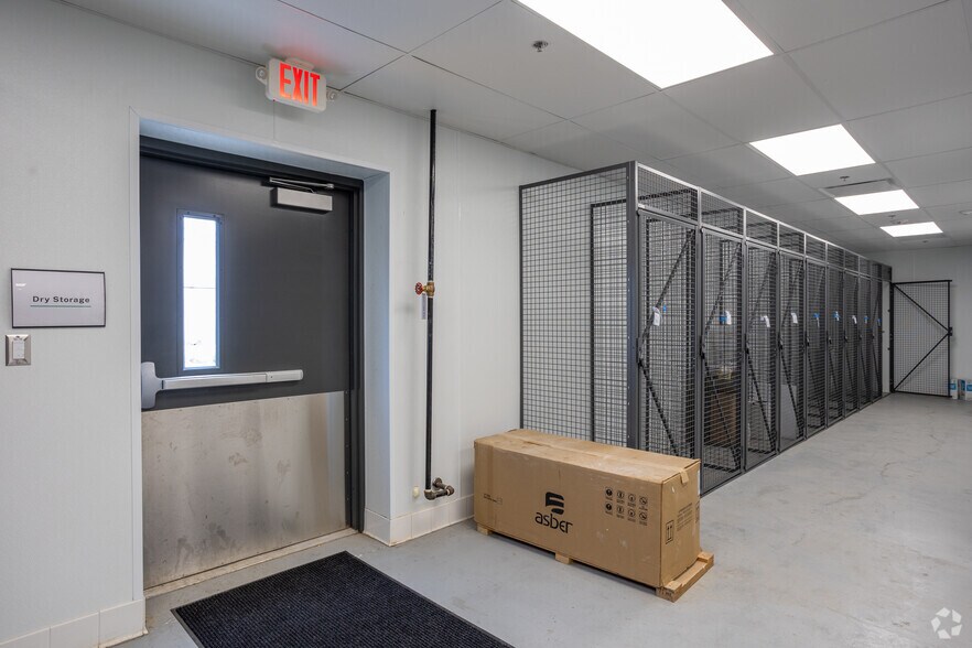 More Photos Of 1499 Regal Row, Dallas Restaurant For Lease