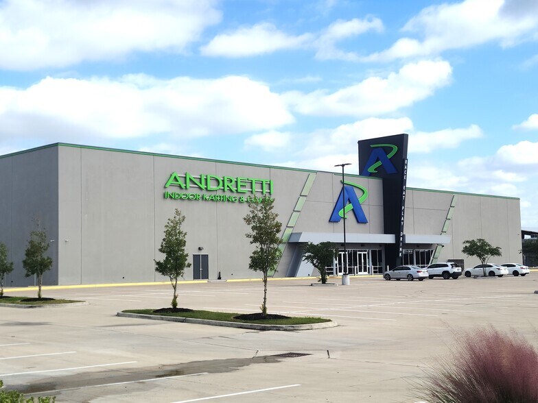 More Photos Of 1227 Grand West Blvd, Katy Storefront For Sale