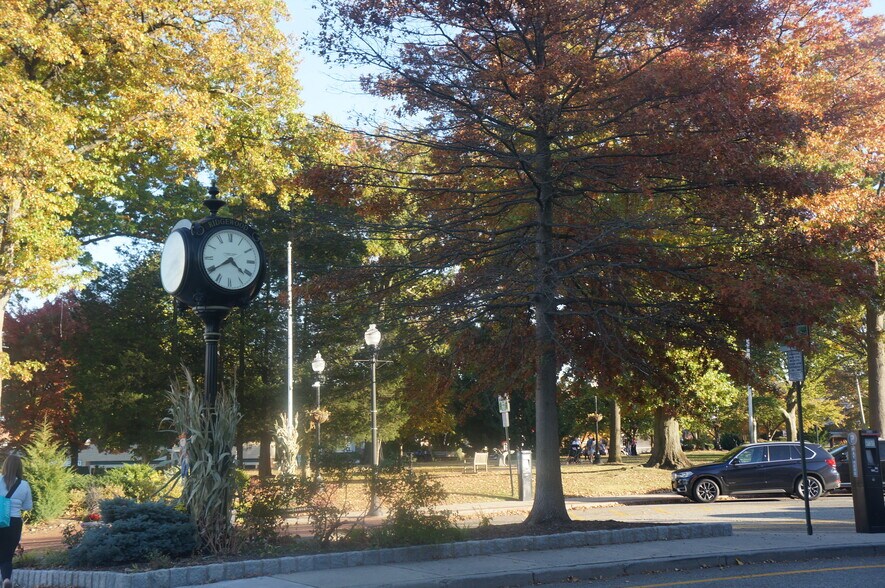 More Photos Of 53 E Ridgewood Ave, Ridgewood Freestanding For Sale