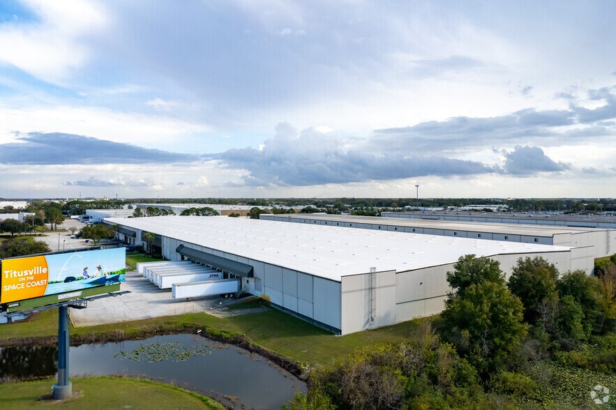 More Photos Of 1091 Gills Dr, Orlando Distribution For Lease