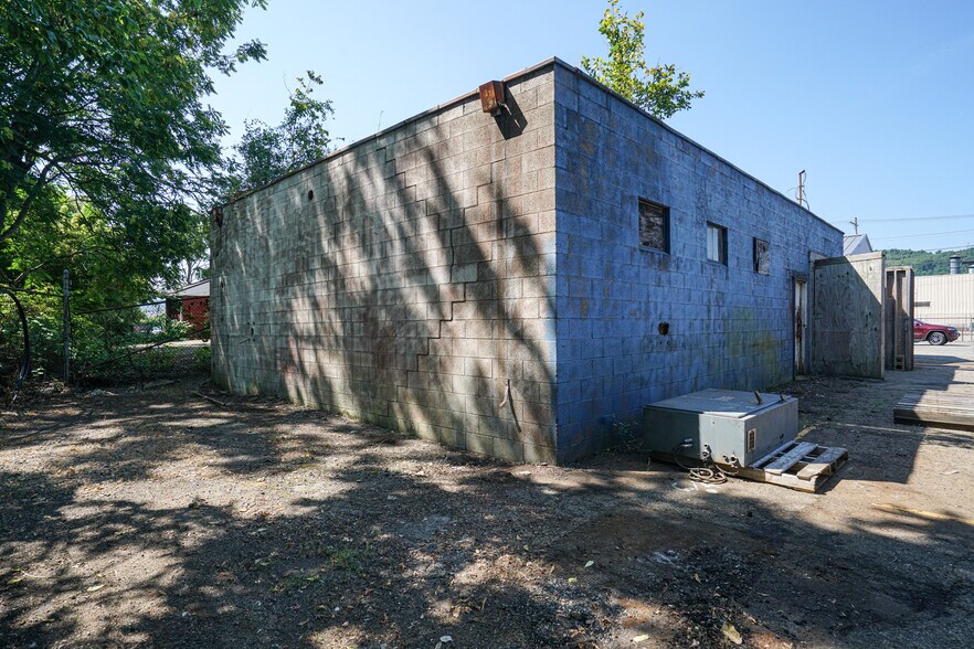More Photos Of 1702 Wheeling Ave, Glen Dale Manufacturing For Sale
