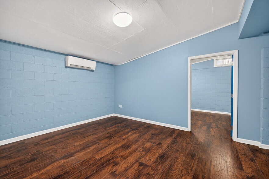 More Photos Of 4109 Robinson St, Covington Freestanding For Sale