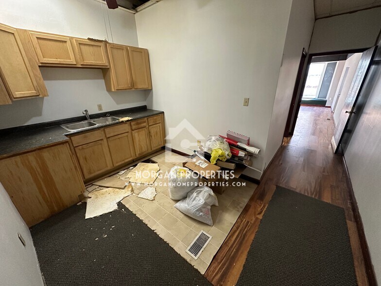 More Photos Of 512-516 Locust St, Middletown Storefront Retail Residential For Lease