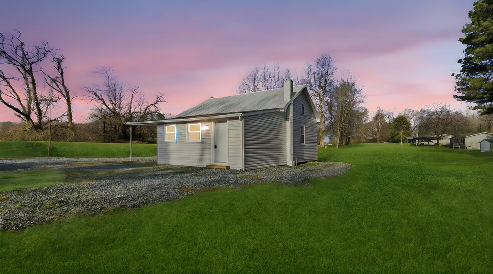 More Photos Of 3104 Tucker Hill Rd, Kinsale Warehouse For Sale
