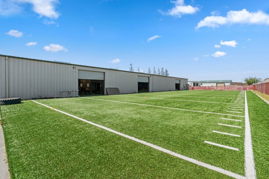 More Photos Of 417 Galaxy Way, Modesto Warehouse For Sale