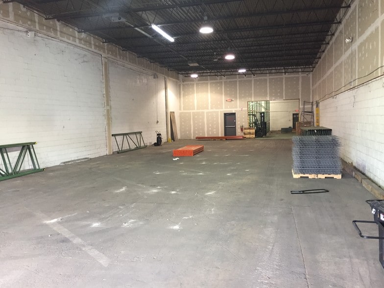 More Photos Of 721-729 Wicker Ave, Bensalem Manufacturing For Lease