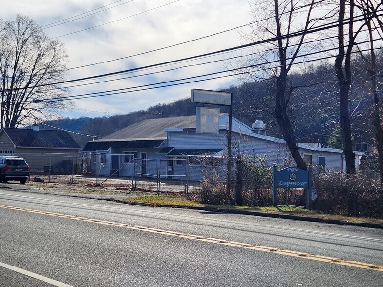 More Photos Of 377 Roosevelt Dr, Seymour Land For Lease