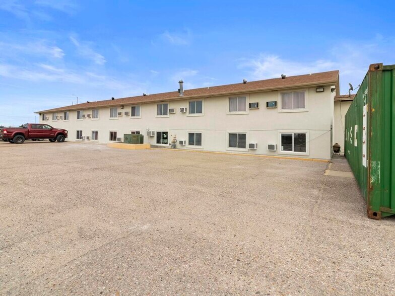 More Photos Of 1419 W 3rd St, Alliance Hotel For Sale
