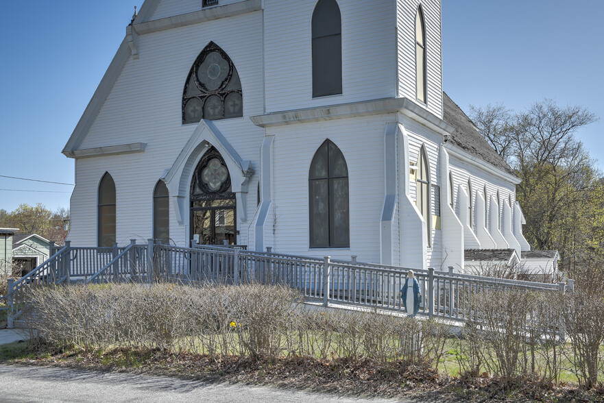 More Photos Of 33 School St, Troy Religious Facility For Sale