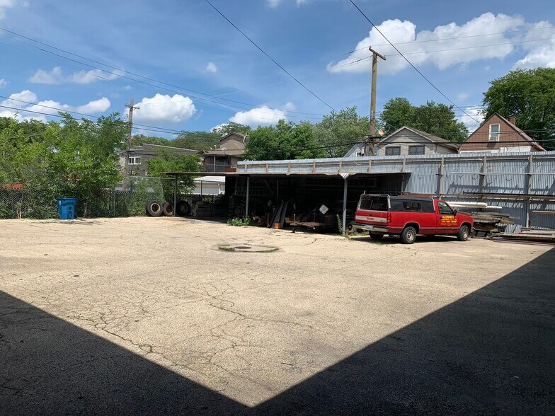 More Photos Of 4617-4623 N Pulaski Rd, Chicago Warehouse For Sale