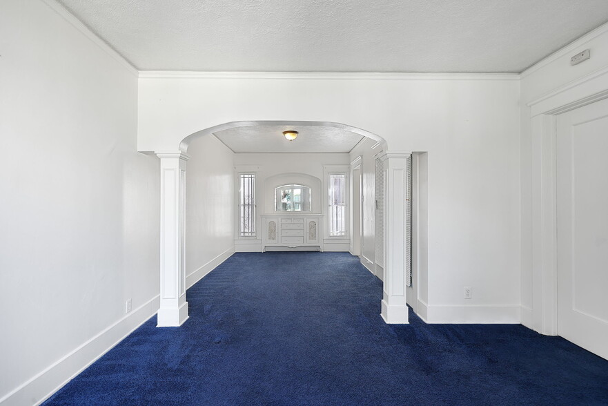 More Photos Of 1462 W 53rd St, Los Angeles Apartments For Sale