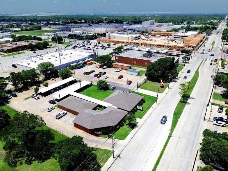 More Photos Of 8202 Elam Rd, Dallas Medical For Lease
