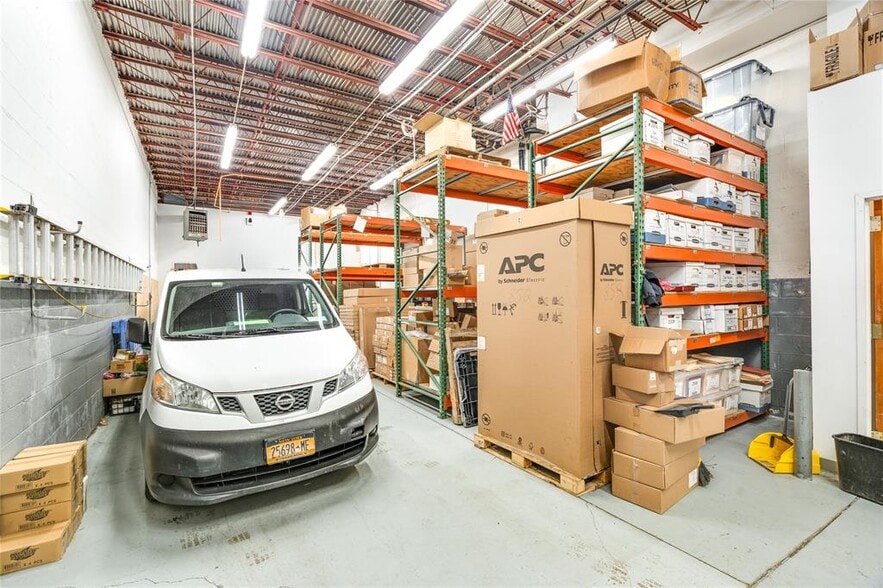 More Photos Of 37-14 13th St, Long Island City Warehouse For Sale