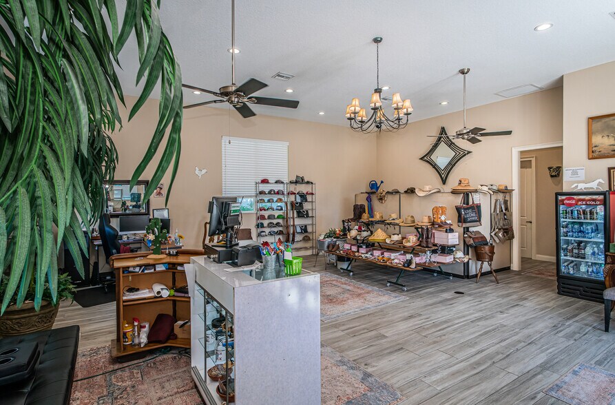 More Photos Of 1002 E Baker St, Plant City Medical For Sale