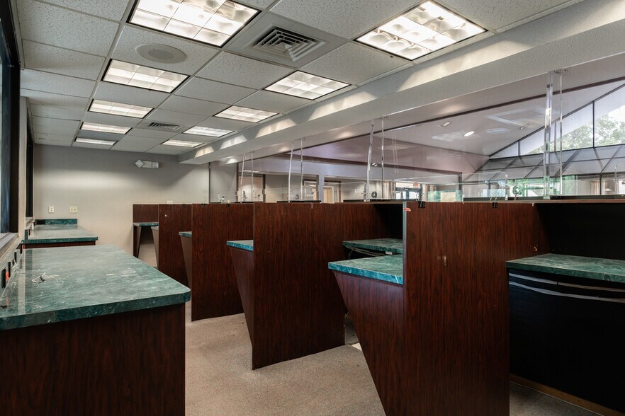 More Photos Of 201 S Nova Rd, Ormond Beach Bank For Lease