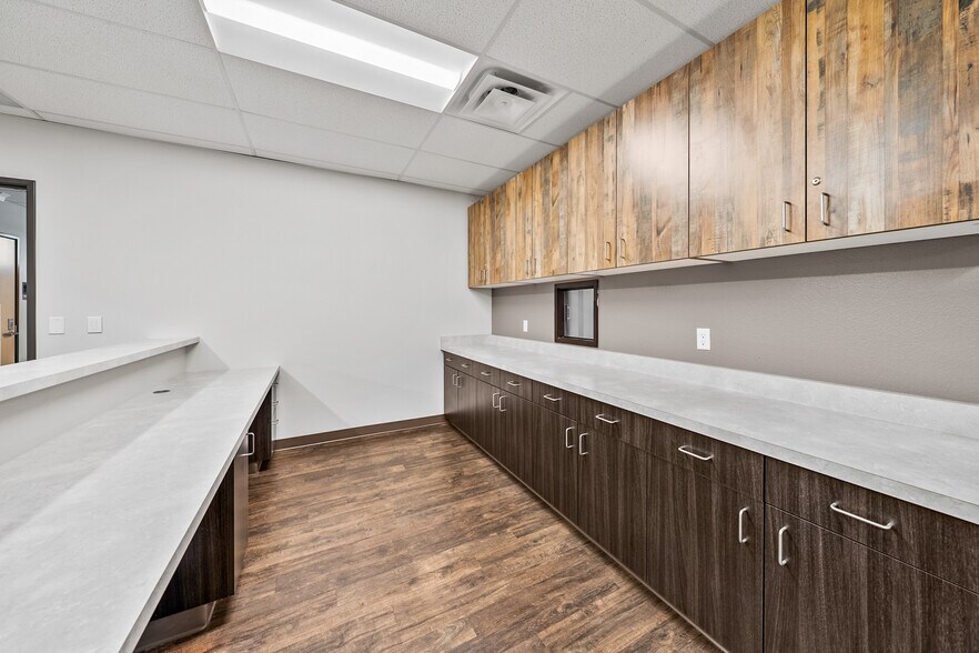 More Photos Of 2166 NW Vine St, Grants Pass Medical For Sale