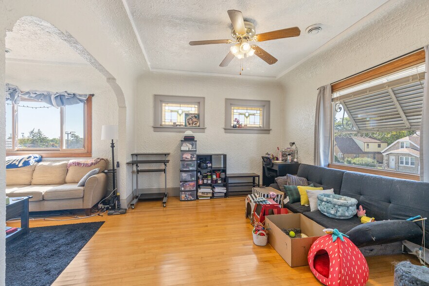 More Photos Of 2703 S Chicago Ave, South Milwaukee General Retail For Sale