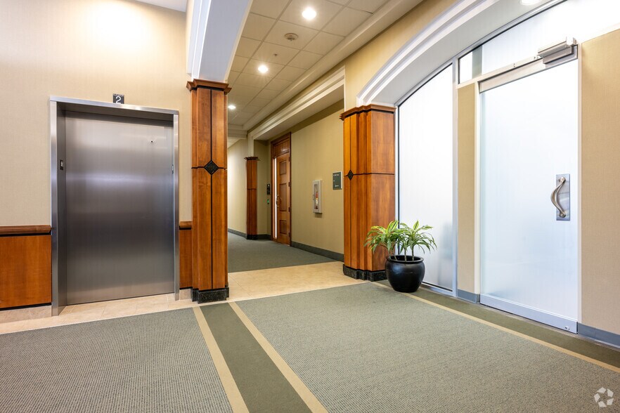 More Photos Of 3980 Premier Dr, High Point Coworking Space