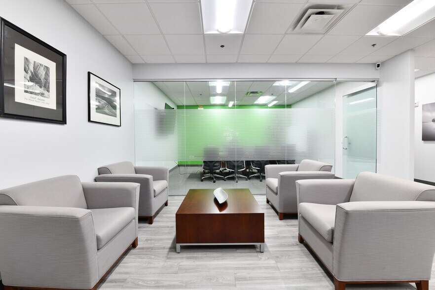 More Photos Of 7047 E Greenway Pky, Scottsdale Office For Lease