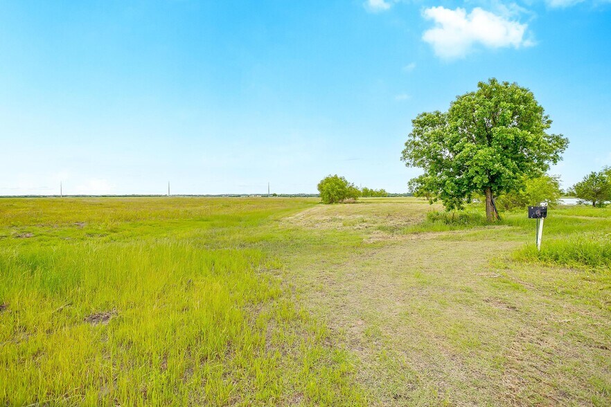 More Photos Of 2848 TX-81, Itasca Land For Sale