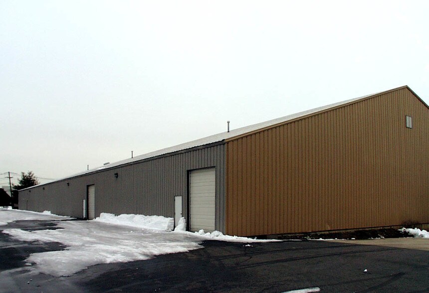 More Photos Of 21 Industrial Rd, Walpole Warehouse For Lease