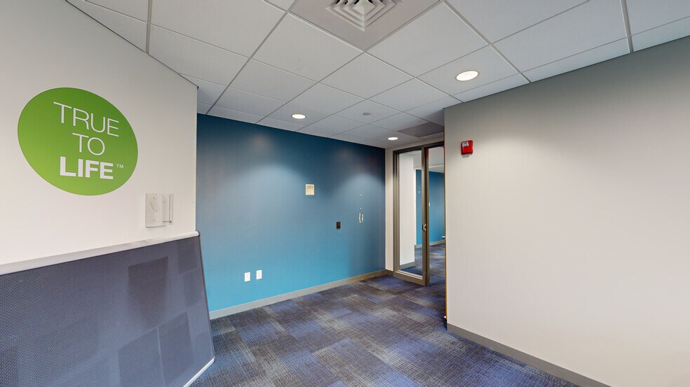 Primary Photo Of 132 Turnpike Rd, Southborough Office For Lease