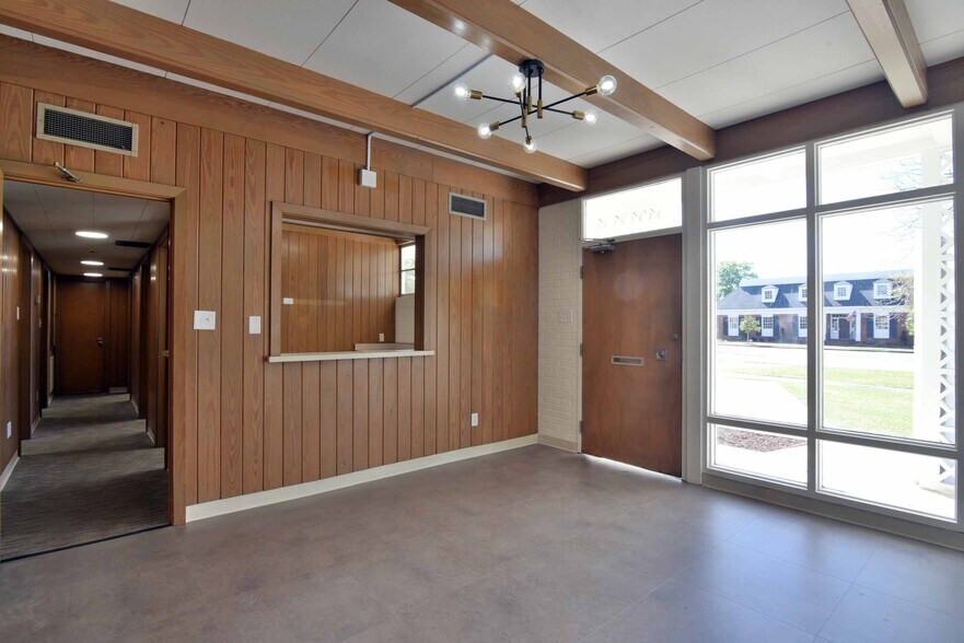 More Photos Of 500 N Jefferson St, Albany Medical For Sale