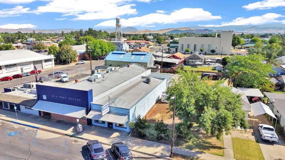 More Photos Of 230 S K St, Dinuba Storefront For Sale