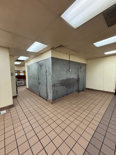 More Photos Of 276 W Henderson Ave, Porterville Restaurant For Lease