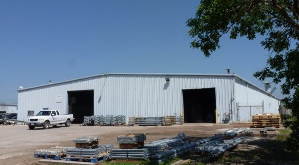 More Photos Of 2301 Bridgeport Dr, Sioux City Manufacturing For Lease