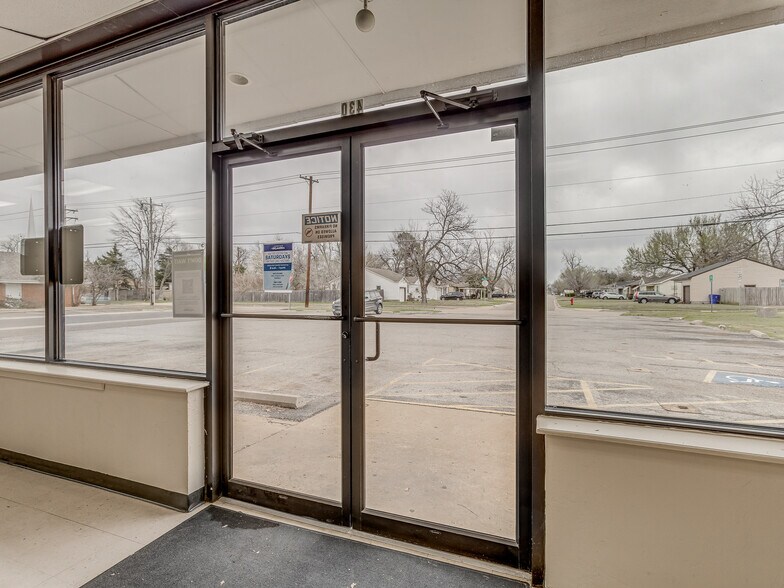 More Photos Of 430 N Berry Rd, Norman Medical For Sale