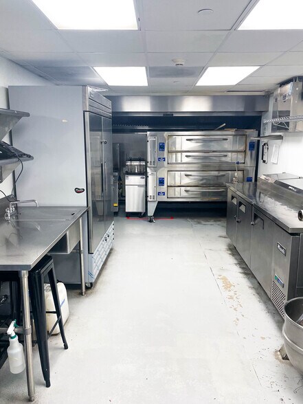 More Photos Of 196 Stanton St, New York Multifamily For Sale