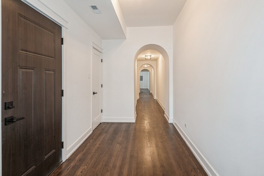 More Photos Of 1535 W Estes Ave, Chicago Multifamily For Sale