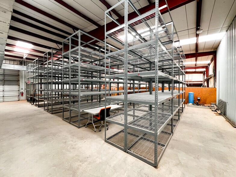 More Photos Of 7 E Industrial Loop, Midland Warehouse For Sale