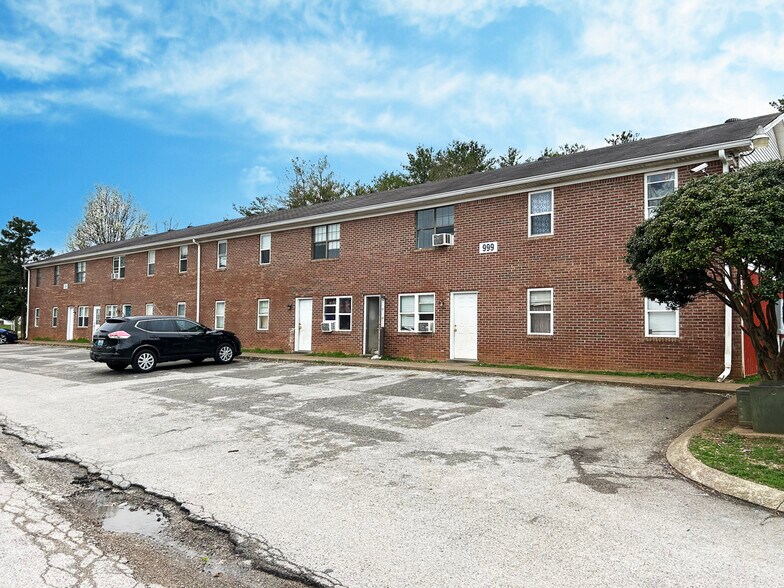 More Photos Of 1009 Bryant Way, Bowling Green Apartments For Sale