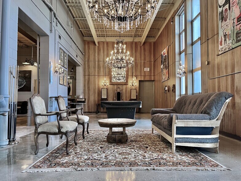 More Photos Of 1411 6th Ave, Grafton Showroom For Sale