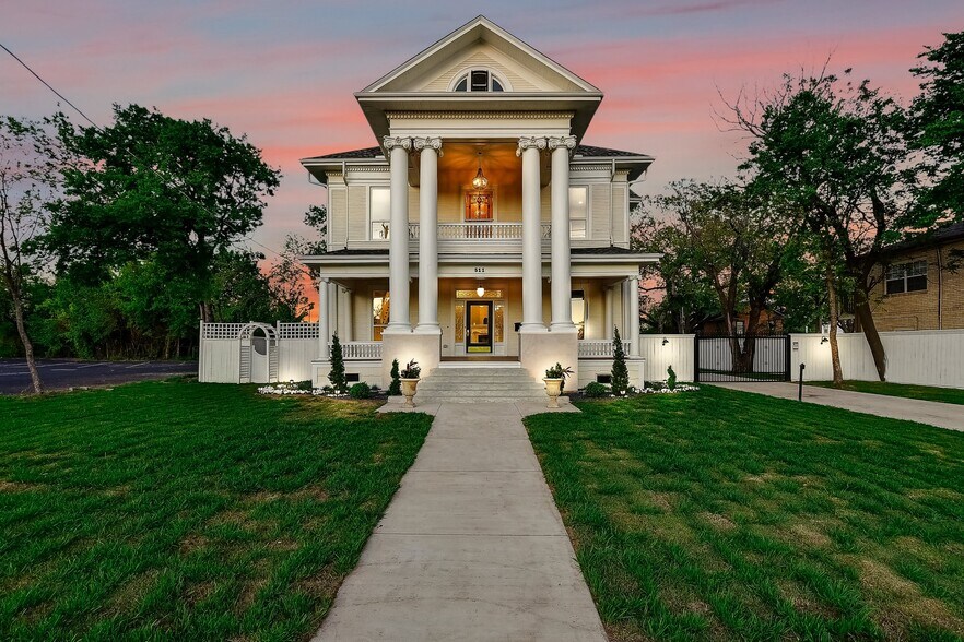 More Photos Of 511 S Travis St, Sherman Office For Sale