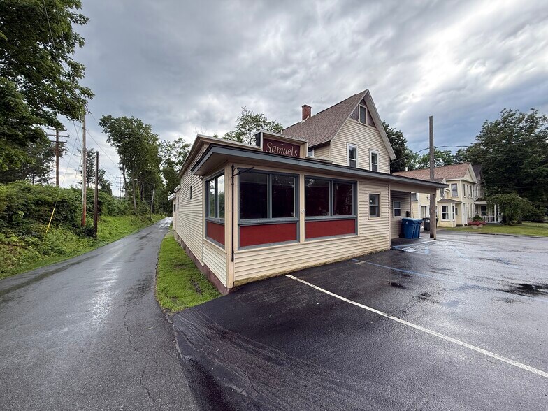 Primary Photo Of 258 Alplaus Ave, Alplaus Office For Lease