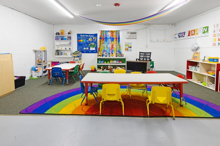 More Photos Of 1201 W Nelson St, Denison Daycare Center For Sale